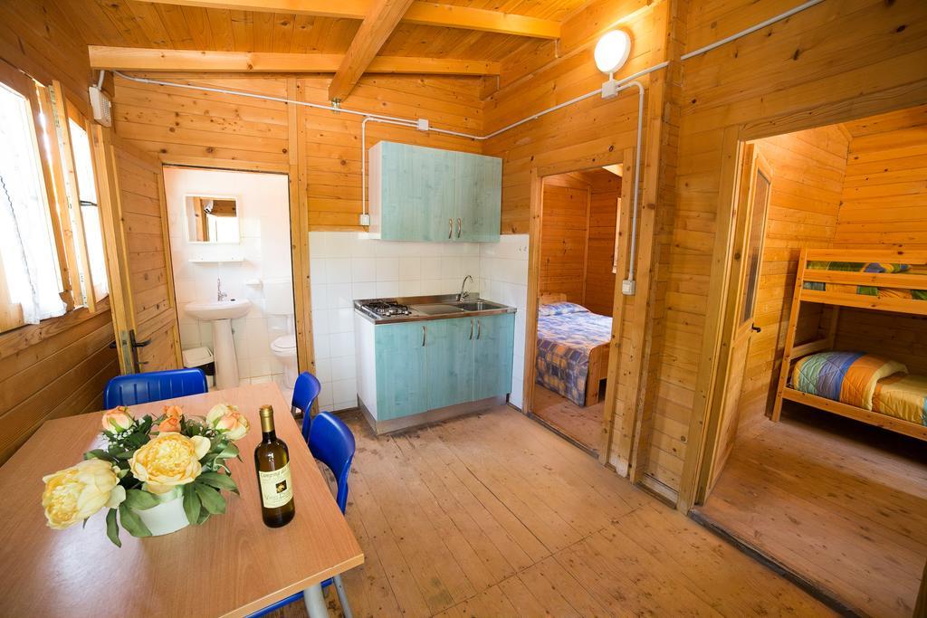 Camping Dei Tigli Torre del Lago Puccini Δωμάτιο φωτογραφία