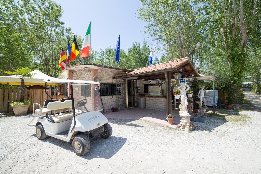 Camping Dei Tigli Torre del Lago Puccini Εξωτερικό φωτογραφία
