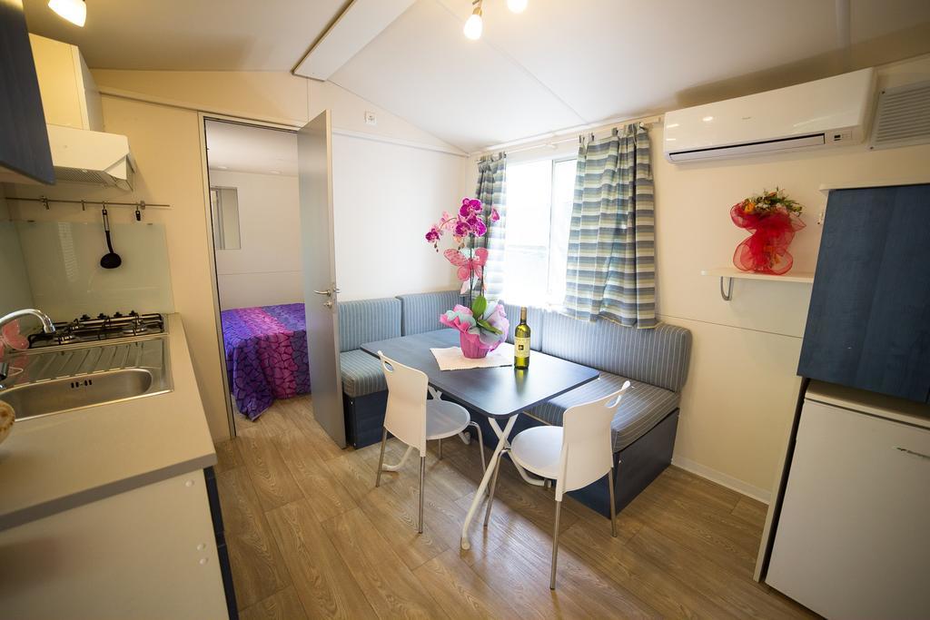Camping Dei Tigli Torre del Lago Puccini Δωμάτιο φωτογραφία